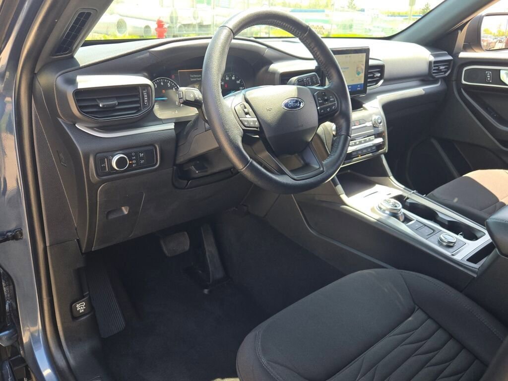 Used 2020 Ford Explorer XLT w/ Comfort Package AWD/4WD image 21