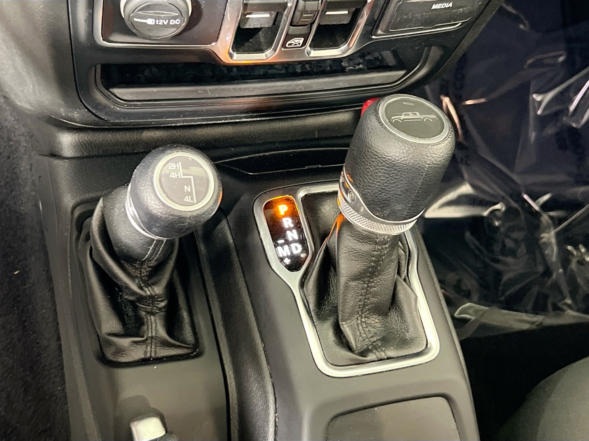 Used 2022 Jeep Gladiator Sport AWD/4WD image 17