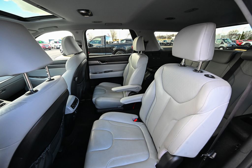 Used 2020 Hyundai Palisade SEL w/ Premium Package image 24