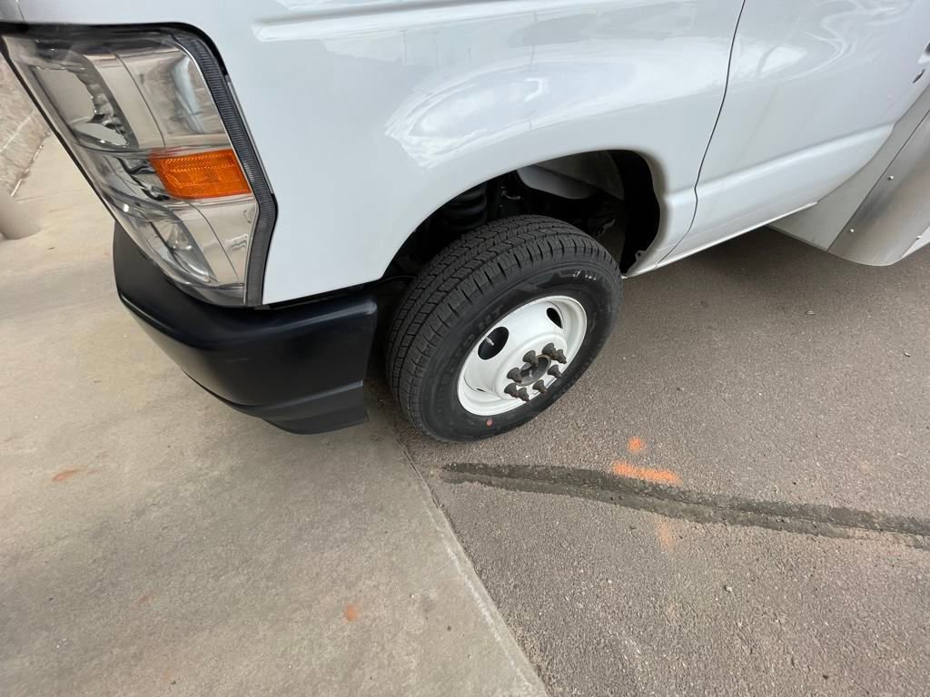 New 2024 Ford E-450 and Econoline 450 Super Duty w/ Driver's Safety Package image 9