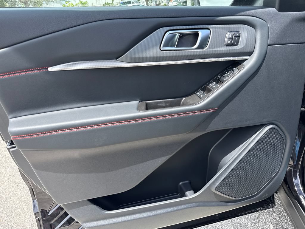 New 2026 Ford Explorer ST-Line w/ ST-Line Street Pack RWD image 18