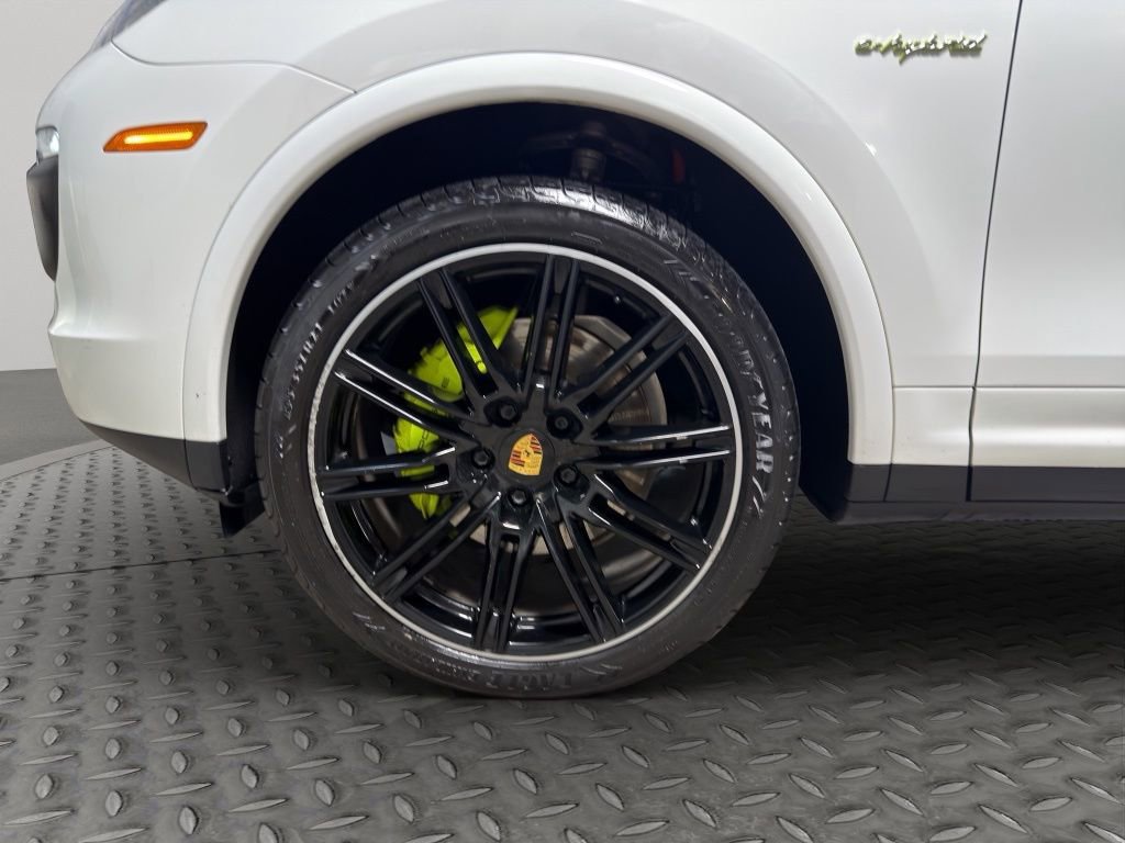 Used 2018 Porsche Cayenne S image 23
