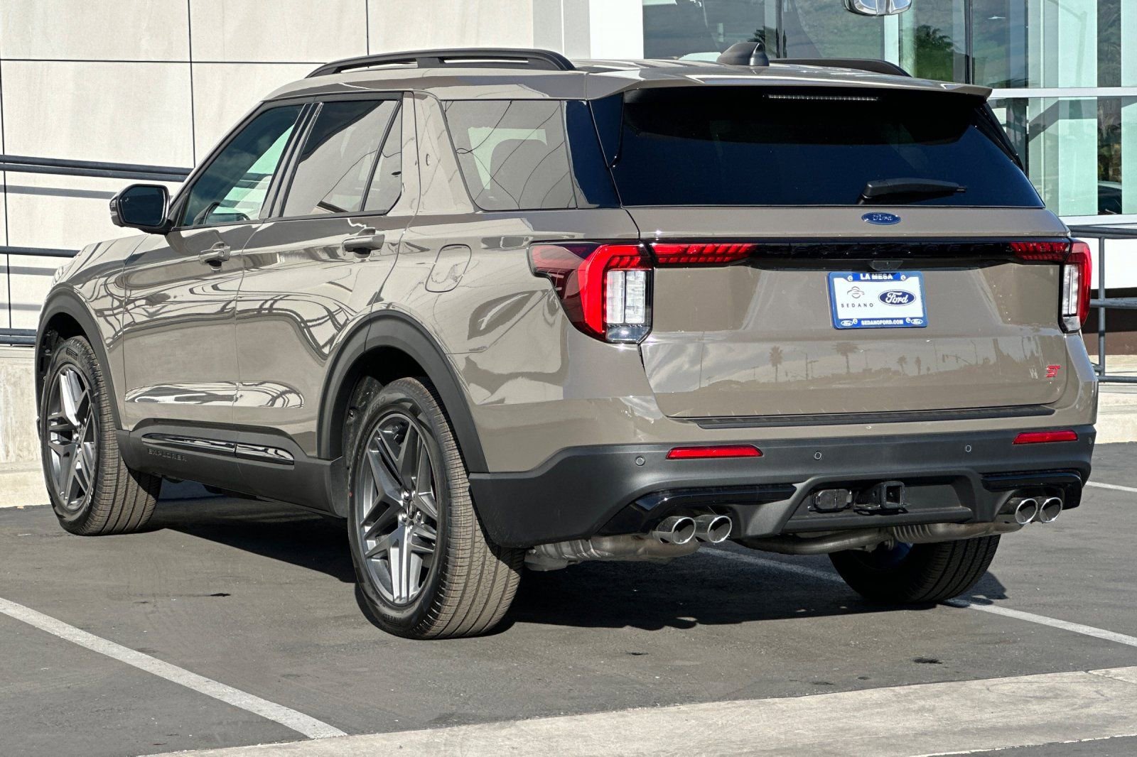 New 2026 Ford Explorer ST w/ Sun And Sound Package image 5