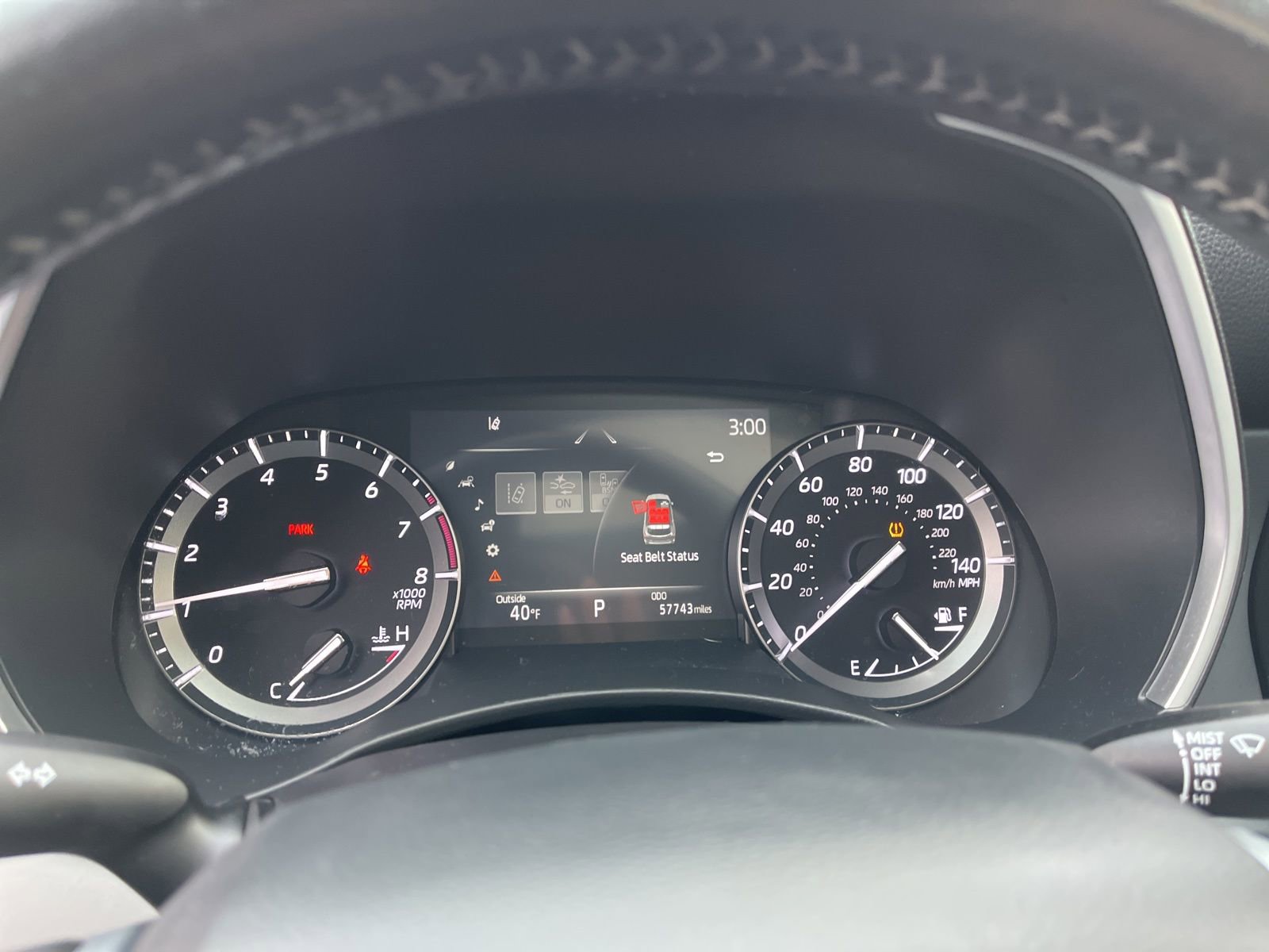 Used 2020 Toyota Highlander XLE AWD/4WD image 32