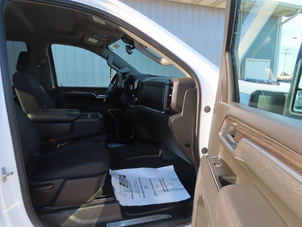 Used 2025 Chevrolet Silverado 2500 LT w/ Convenience Package AWD/4WD image 24