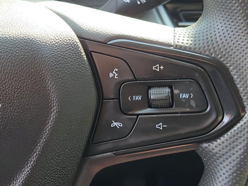 Certified 2024 Chevrolet Trax LS FWD image 32