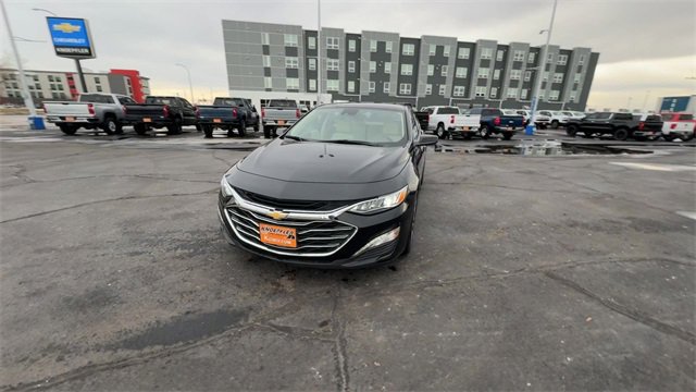 Used 2024 Chevrolet Malibu LT image 3