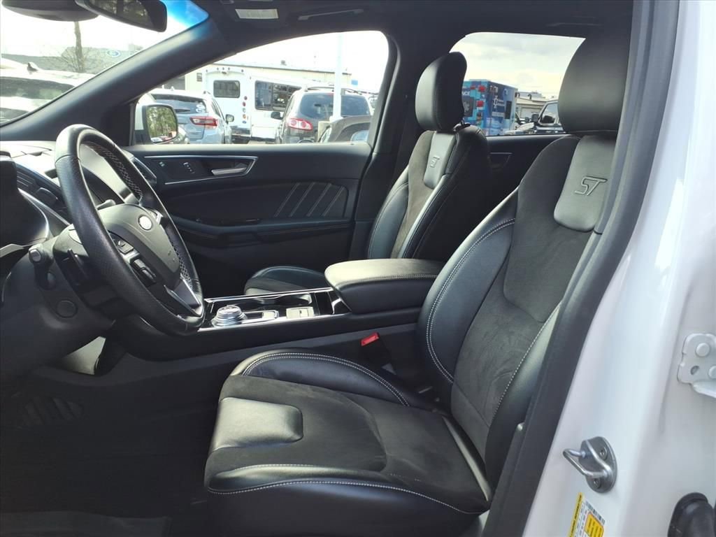 Used 2019 Ford Edge ST w/ Convenience Package AWD/4WD image 18
