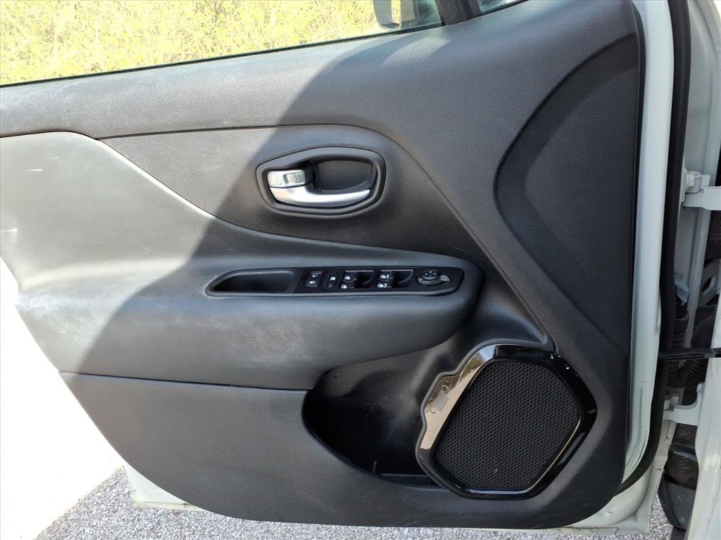 Used 2020 Jeep Renegade Altitude image 22