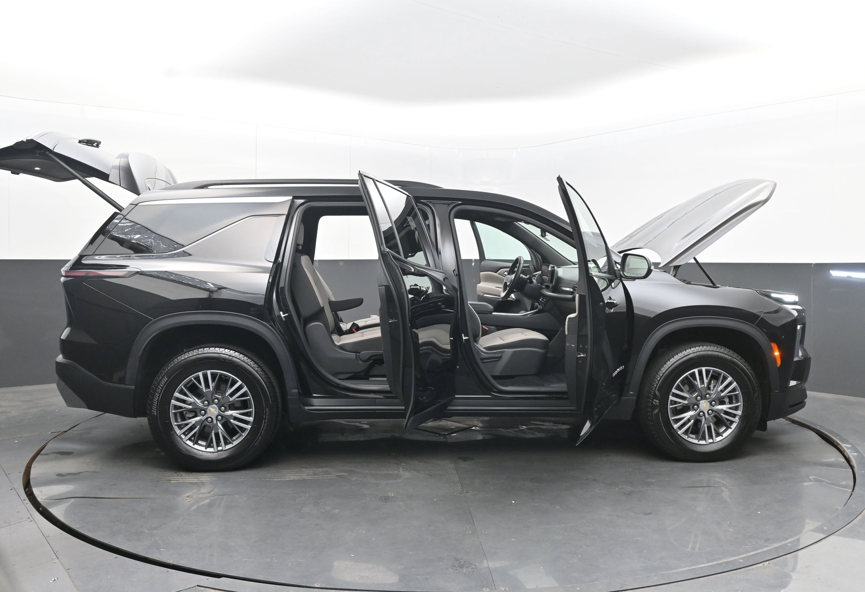 Certified 2025 Chevrolet Traverse LT image 47