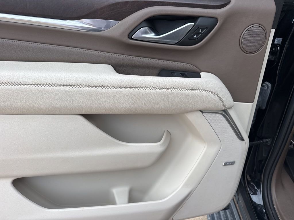 Used 2022 GMC Yukon XL Denali w/ Denali Premium Package image 35