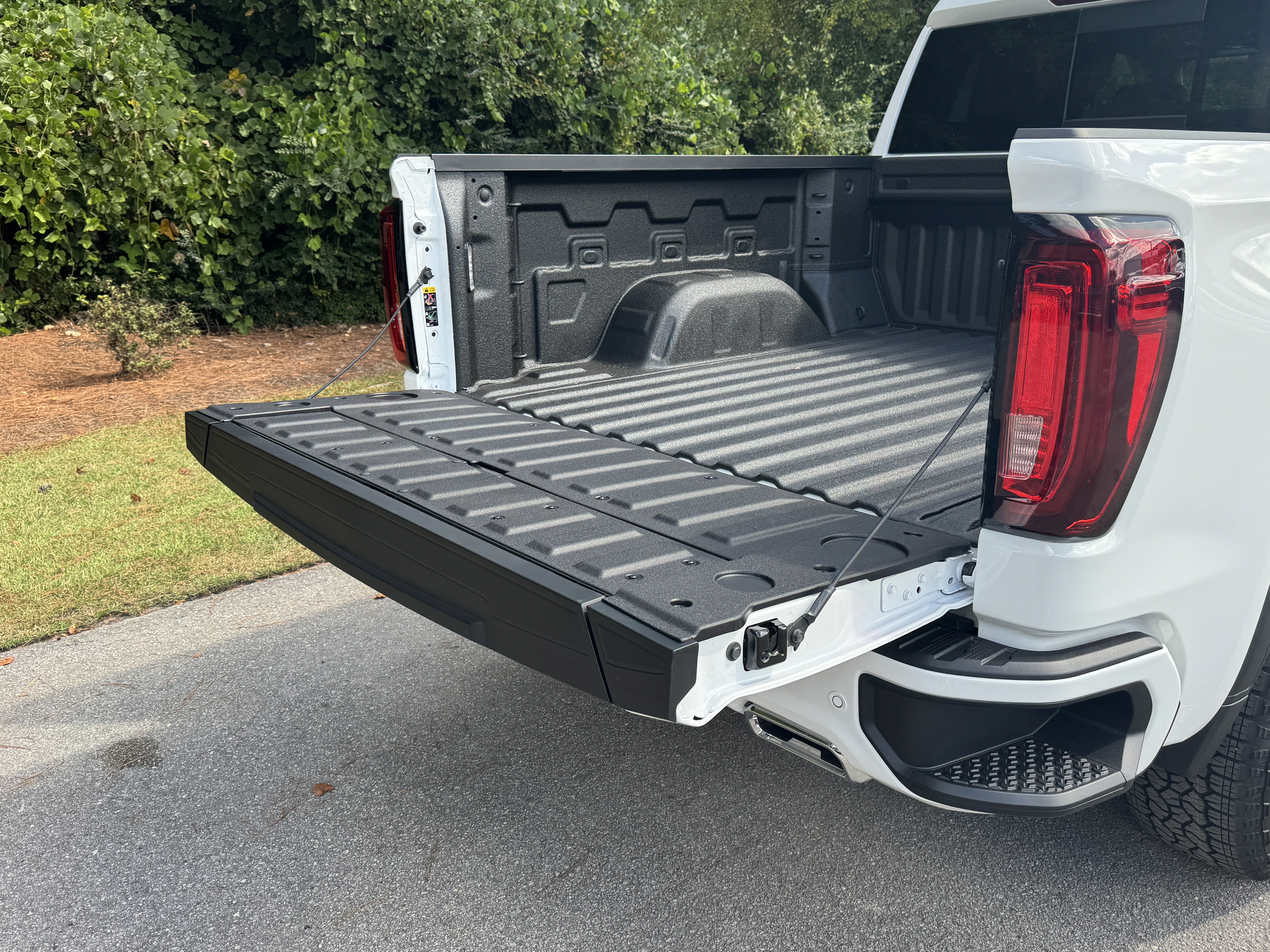 New 2026 GMC Sierra 1500 AT4 w/ Technology Package image 9