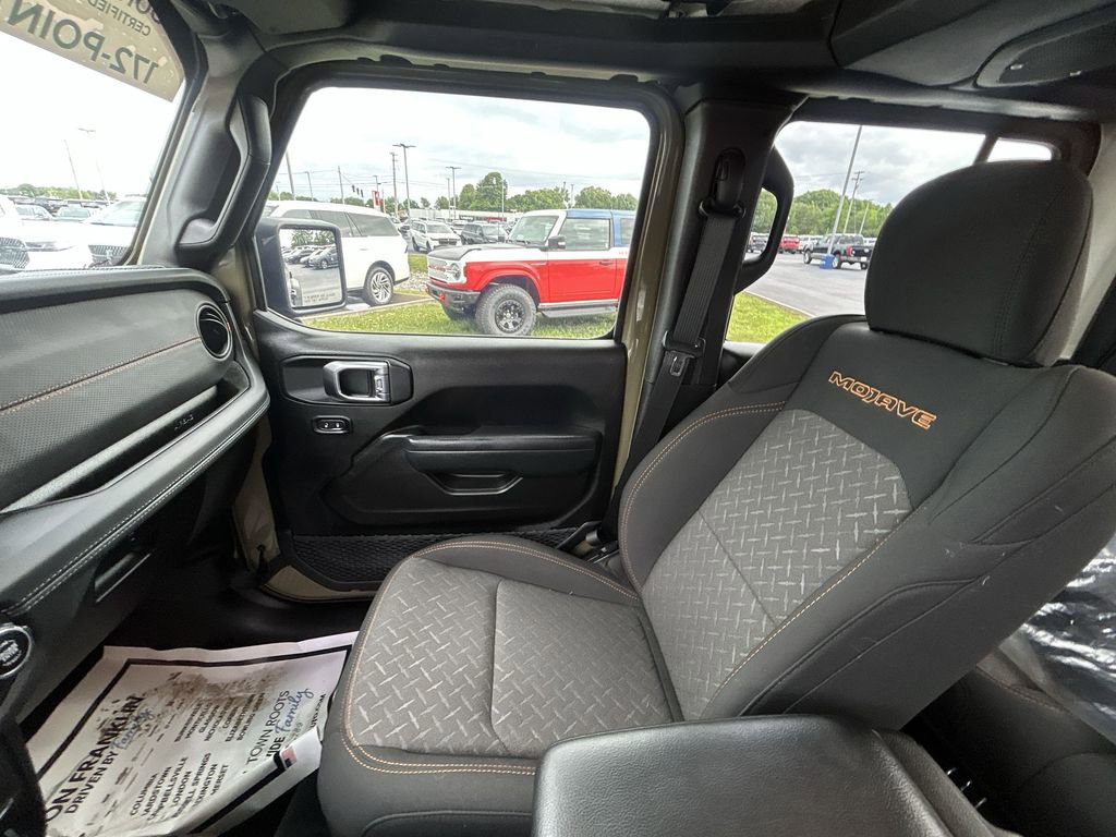 Used 2025 Jeep Gladiator Mojave AWD/4WD image 13