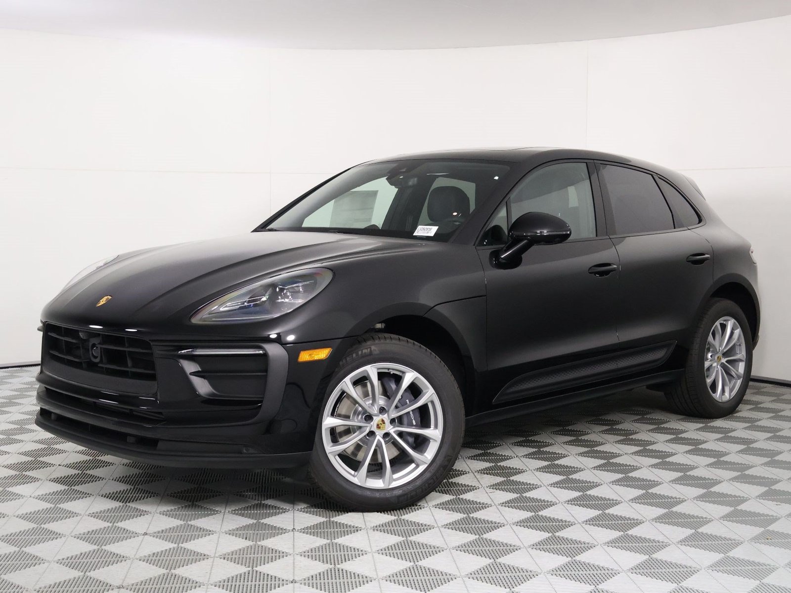New 2026 Porsche Macan AWD/4WD image 1