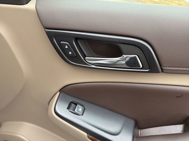 Used 2019 Chevrolet Suburban LT w/ Luxury Package image 28