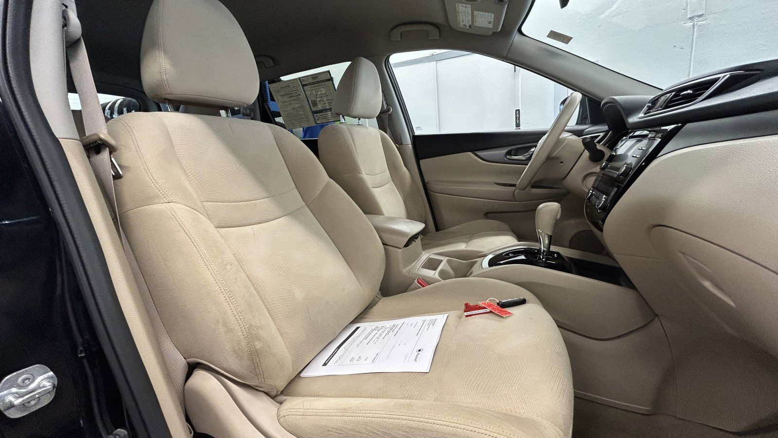 Used 2015 Nissan Rogue SV image 18