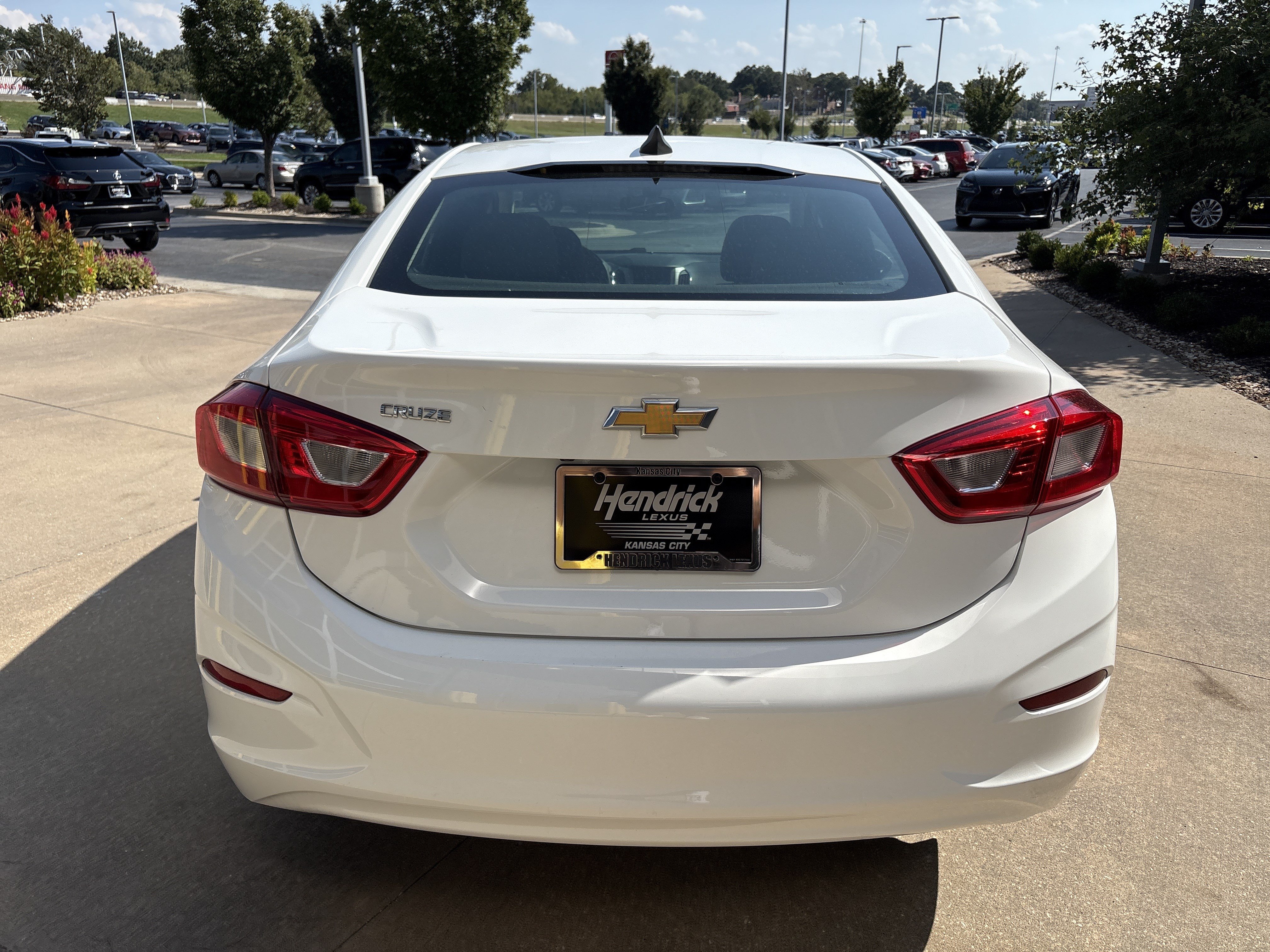 Used 2018 Chevrolet Cruze LS FWD image 28