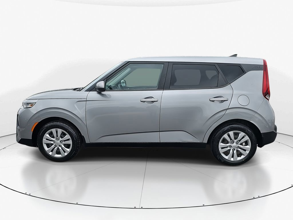 Used 2022 Kia Soul LX image 8