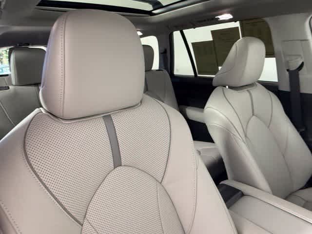 Used 2026 Toyota Grand Highlander AWD image 67