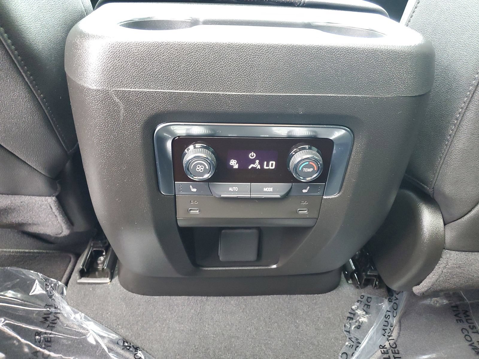 Used 2025 Chevrolet Tahoe High Country AWD/4WD image 11
