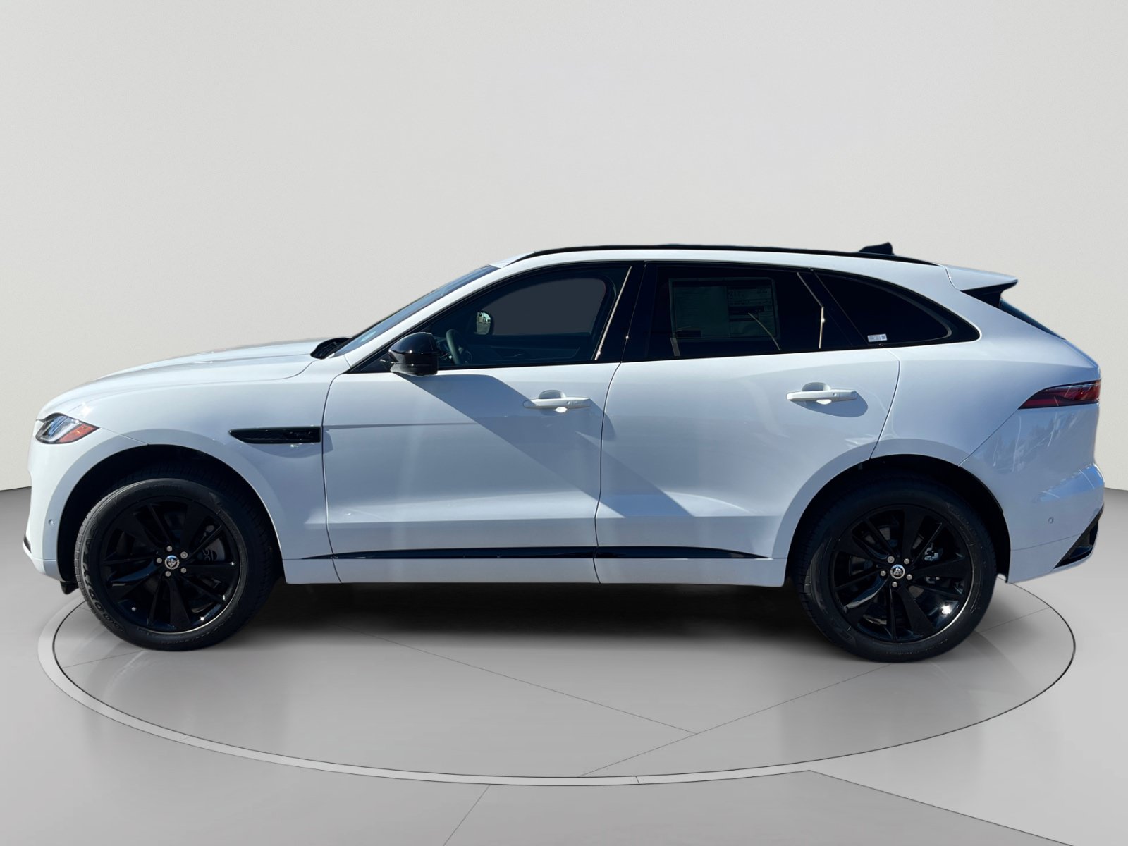 New 2026 Jaguar F-PACE R-Dynamic S AWD/4WD image 2