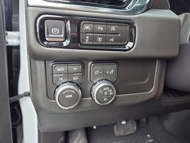 New 2026 GMC Yukon XL Denali w/ Sun & Power Step Package AWD/4WD image 25