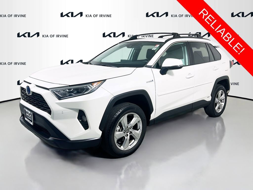 Used 2021 Toyota RAV4 XLE Premium image 3