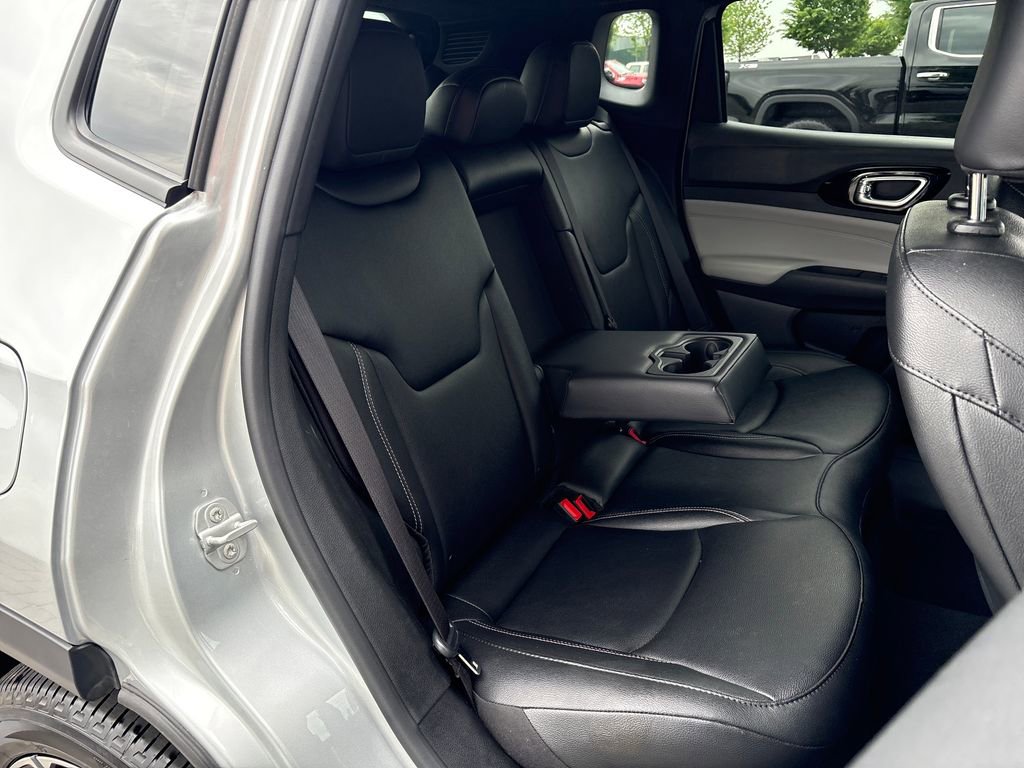 Used 2026 Jeep Compass Limited AWD/4WD image 37