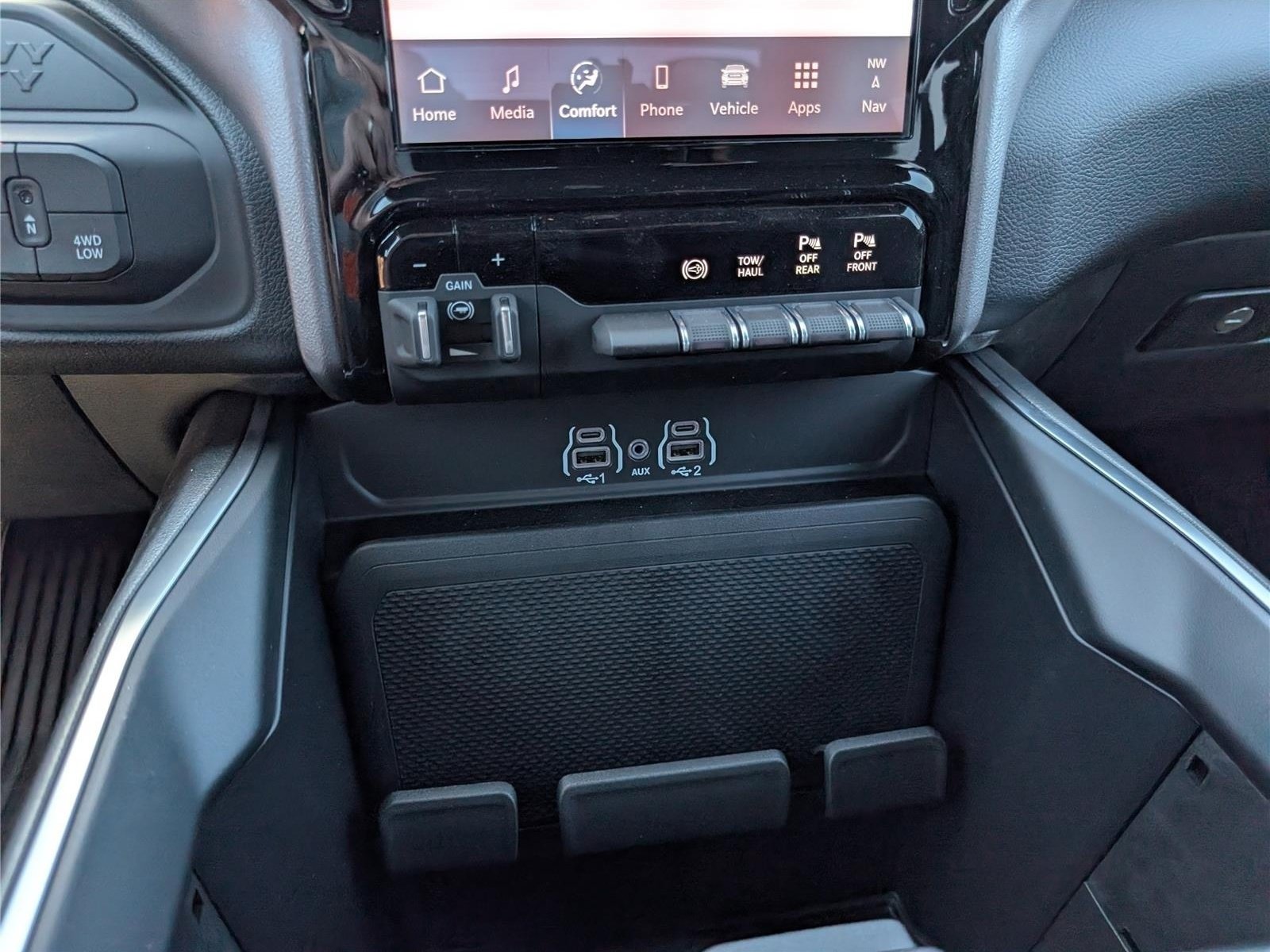 New 2026 RAM 3500 Big Horn AWD/4WD image 21