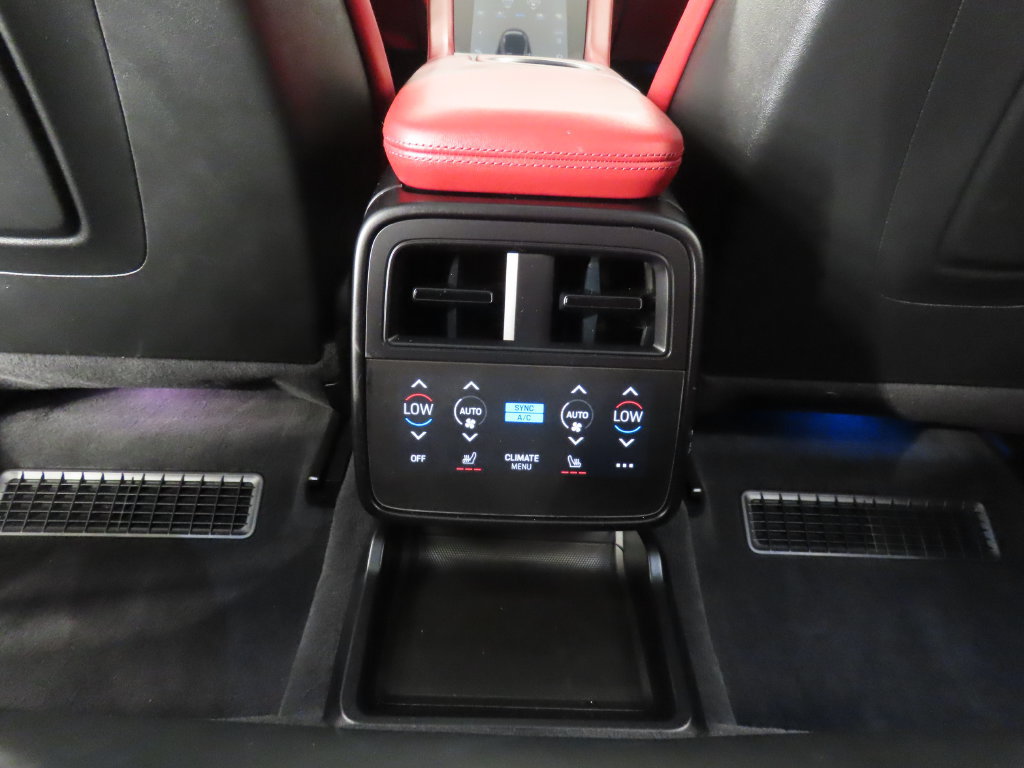 Certified 2020 Porsche Taycan Turbo S AWD/4WD image 33