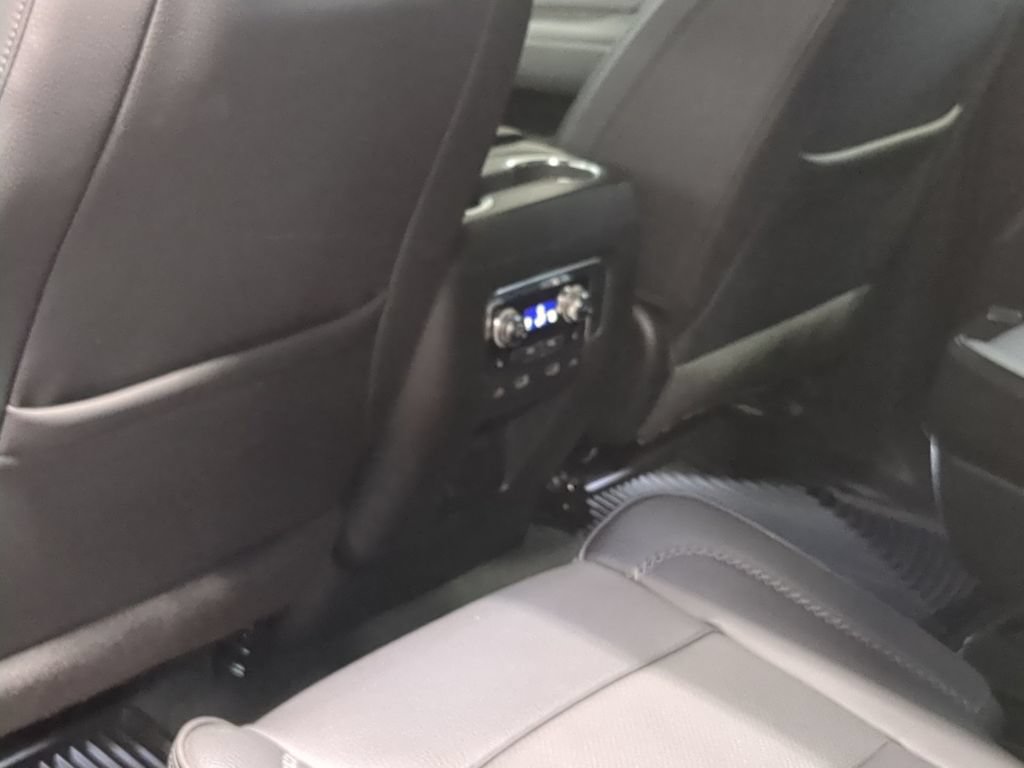 Used 2024 GMC Yukon XL Denali w/ Advanced Technology Package AWD/4WD image 18