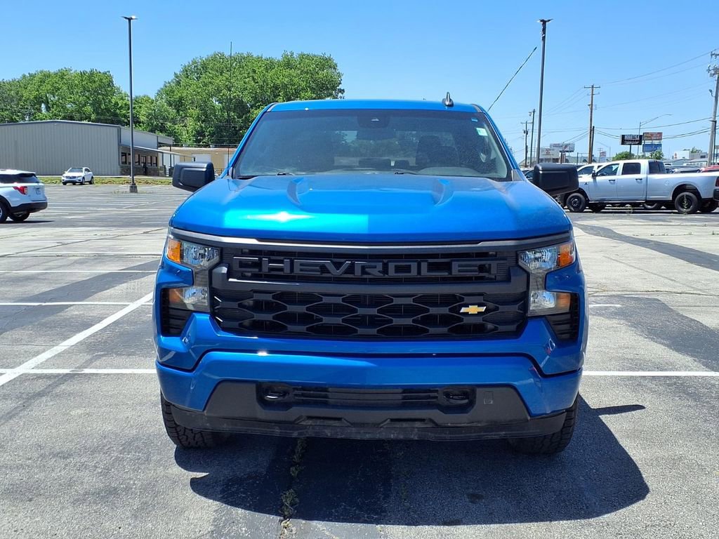 Used 2023 Chevrolet Silverado 1500 Custom AWD/4WD image 2