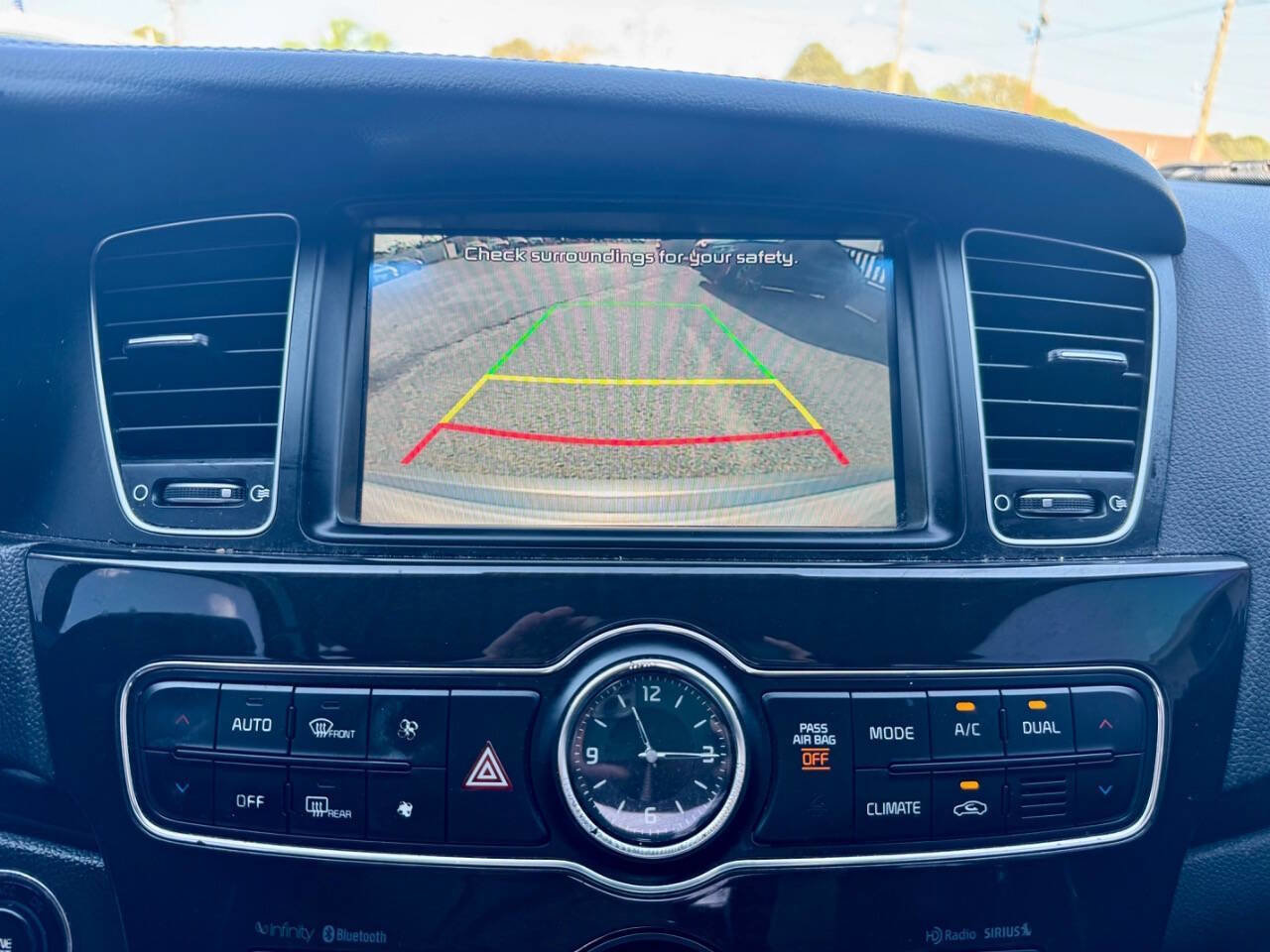 Used 2015 Kia Cadenza Premium w/ Technology Package image 17
