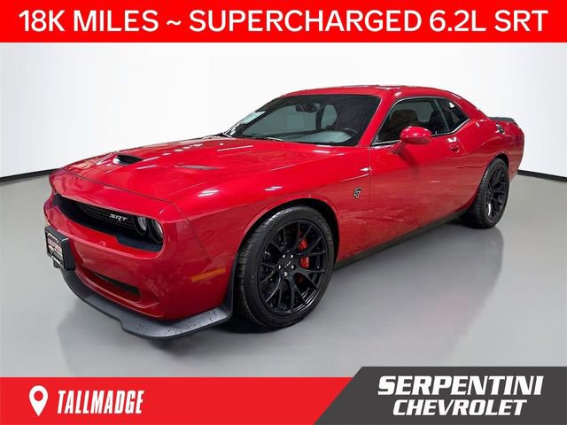 Used 2016 Dodge Challenger SRT Hellcat image 1