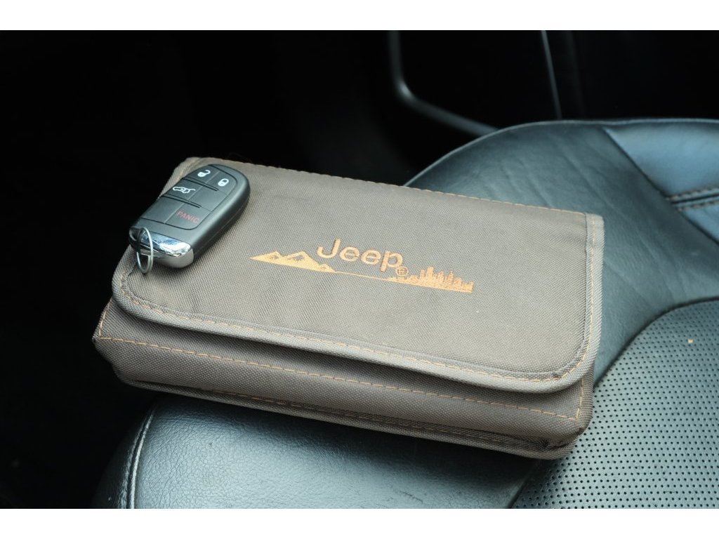 Used 2018 Jeep Compass Limited w/ Navigation Group AWD/4WD image 40
