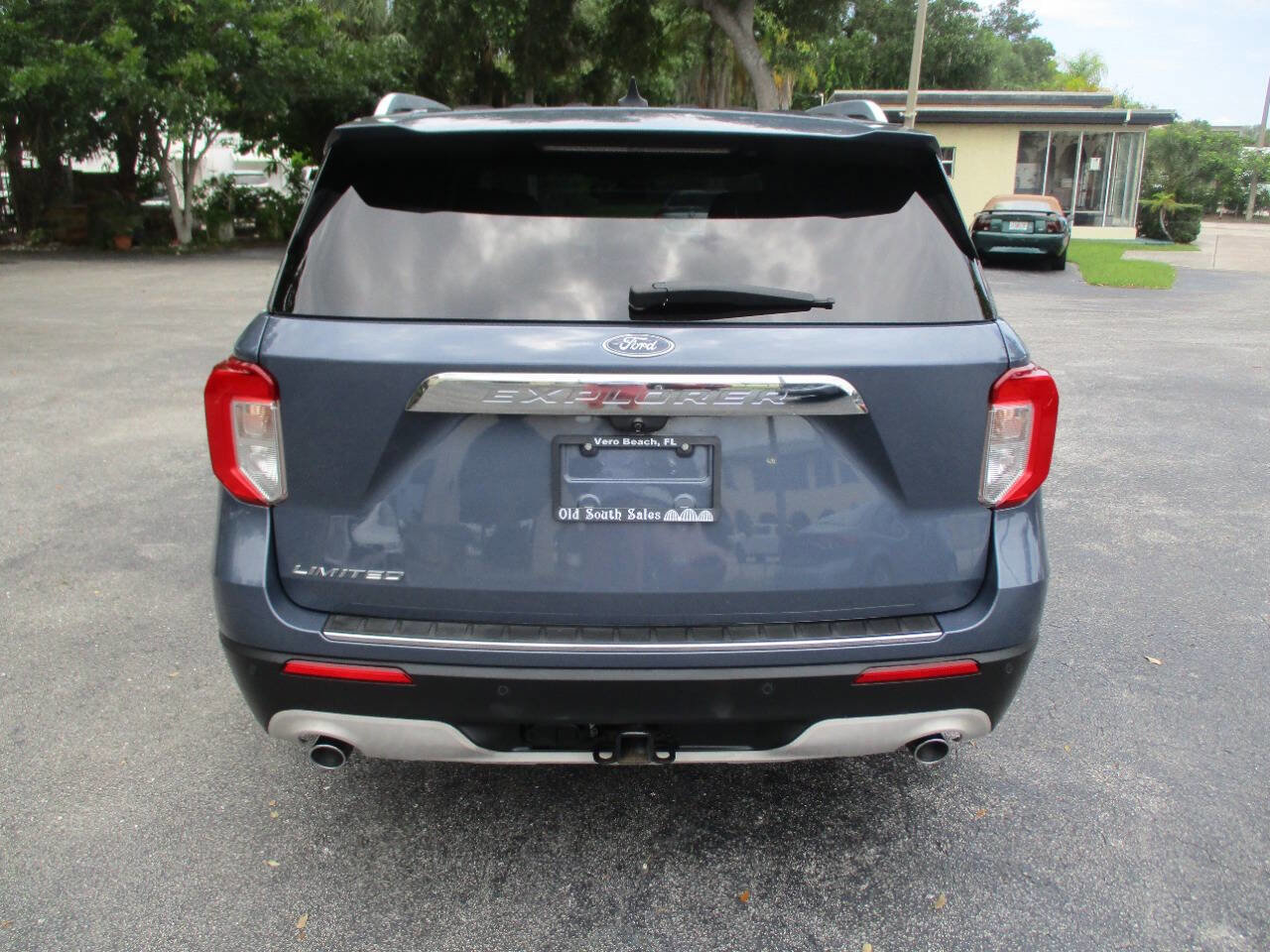 Used 2021 Ford Explorer Limited w/ Equipment Group 301A RWD image 8