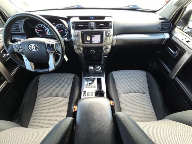 Used 2017 Toyota 4Runner SR5 AWD/4WD image 33