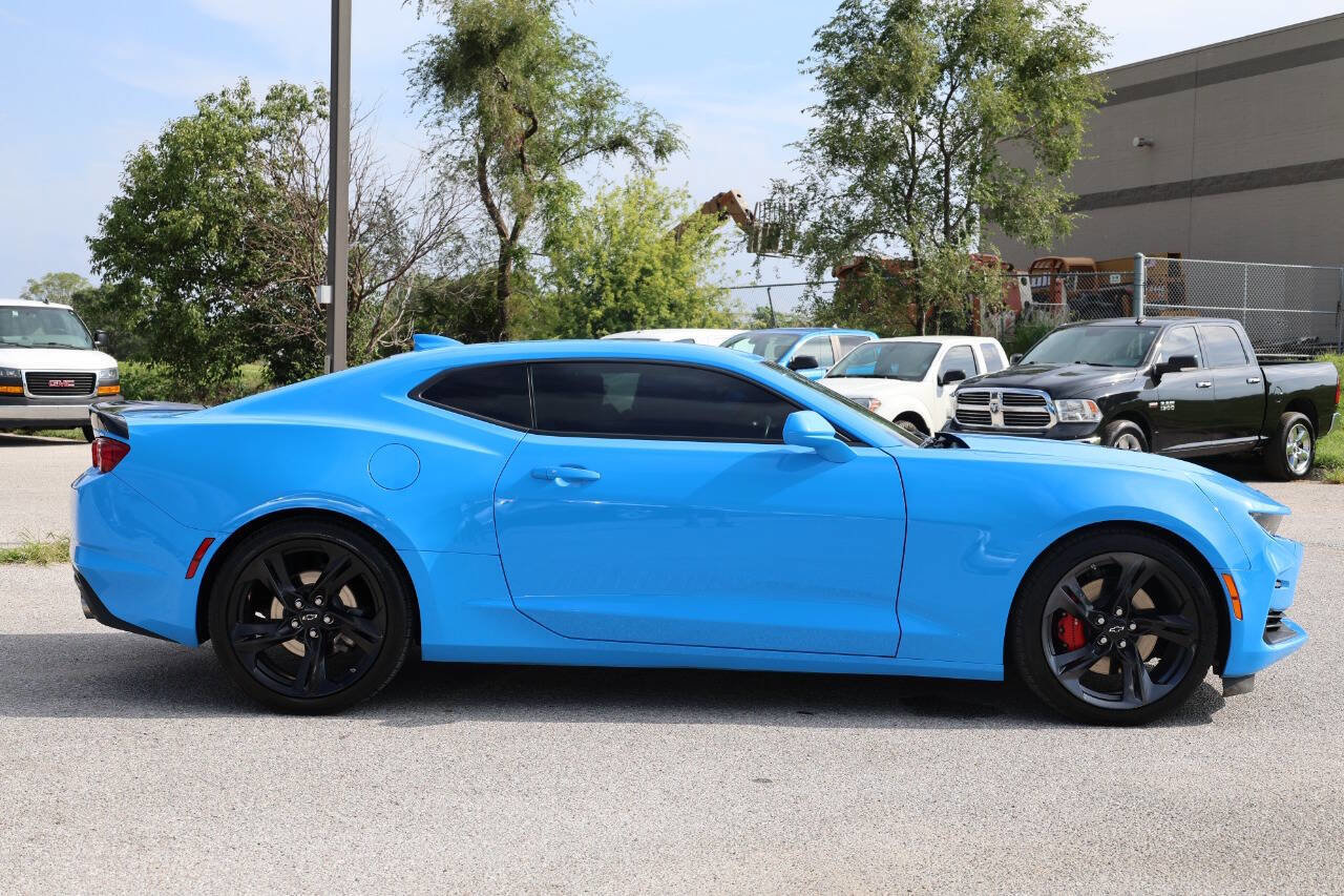 Used 2022 Chevrolet Camaro LT w/ Technology Package image 7