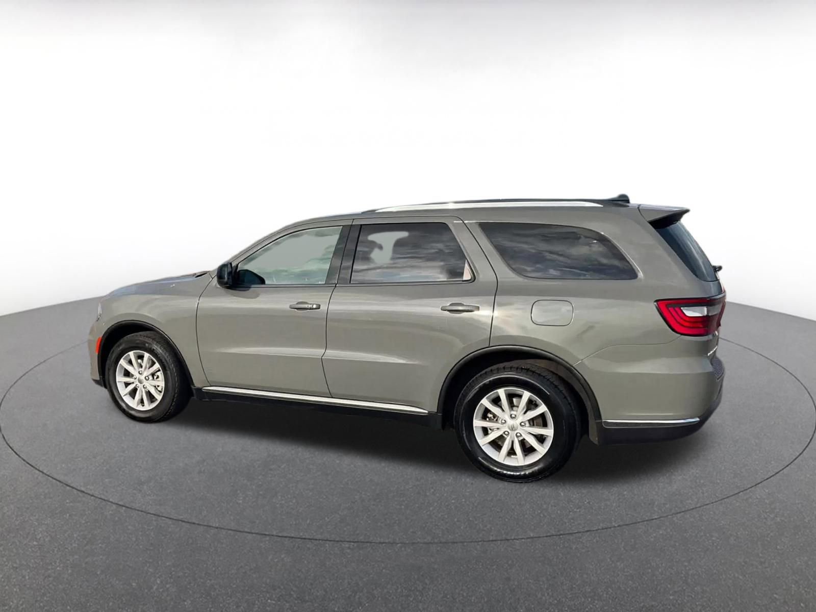 Used 2023 Dodge Durango SXT image 9