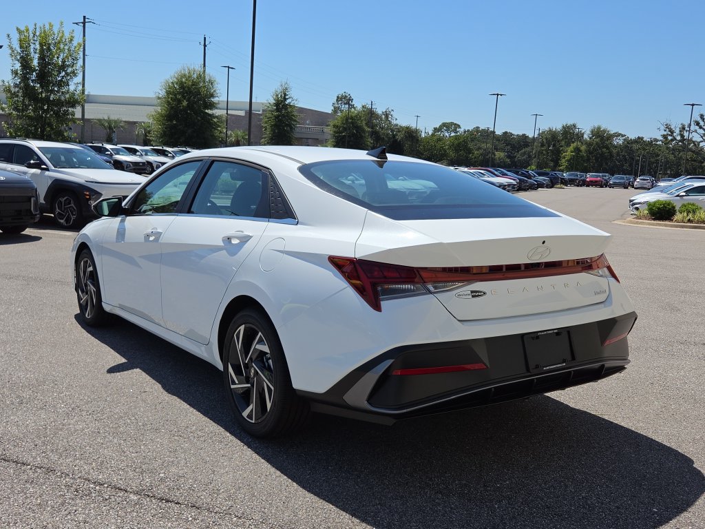 New 2026 Hyundai Elantra Limited FWD image 6