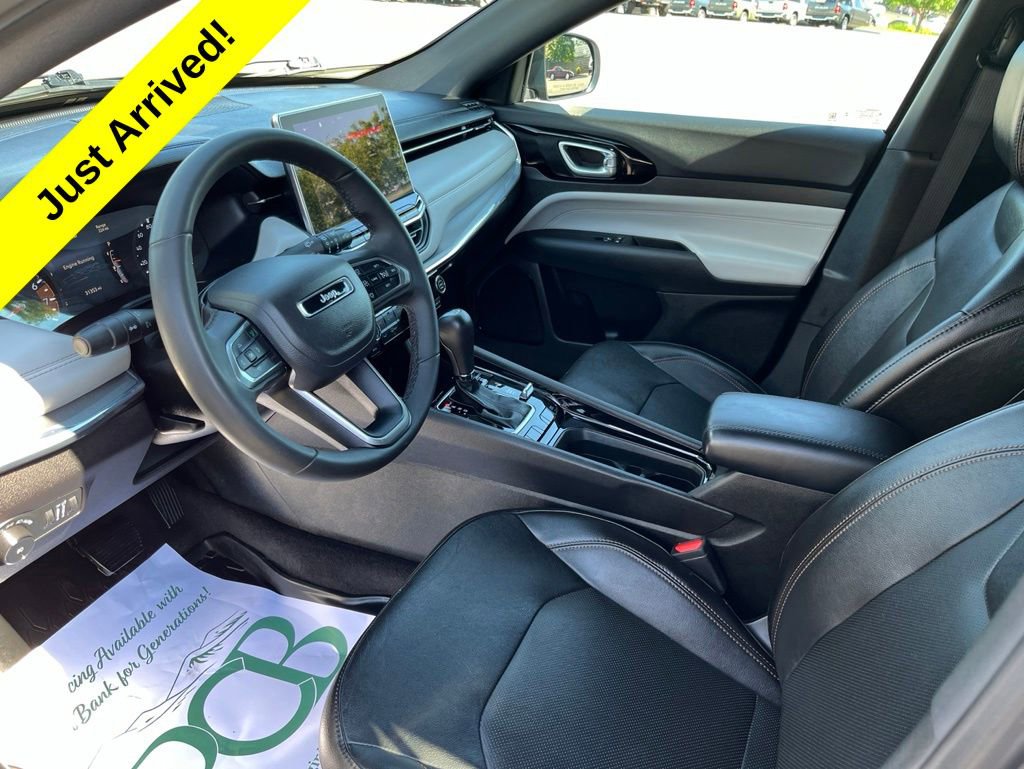 Used 2023 Jeep Compass Limited AWD/4WD image 2