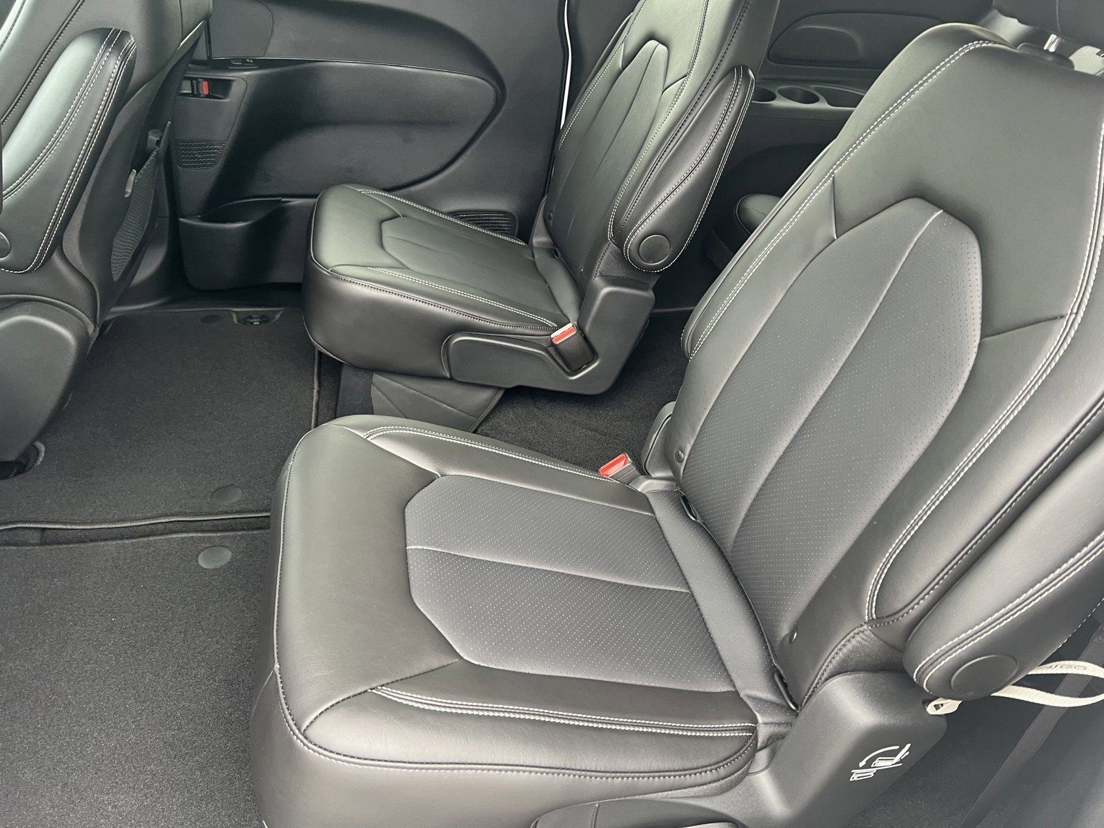 New 2026 Chrysler Voyager LX image 11