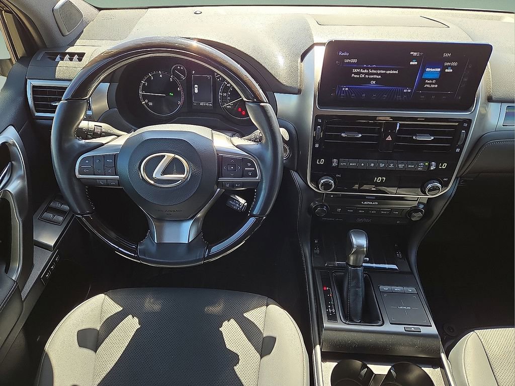 Used 2023 Lexus GX 460 Premium w/ Accessory Package image 18