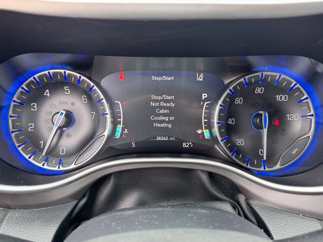 Used 2025 Chrysler Pacifica Select FWD image 15