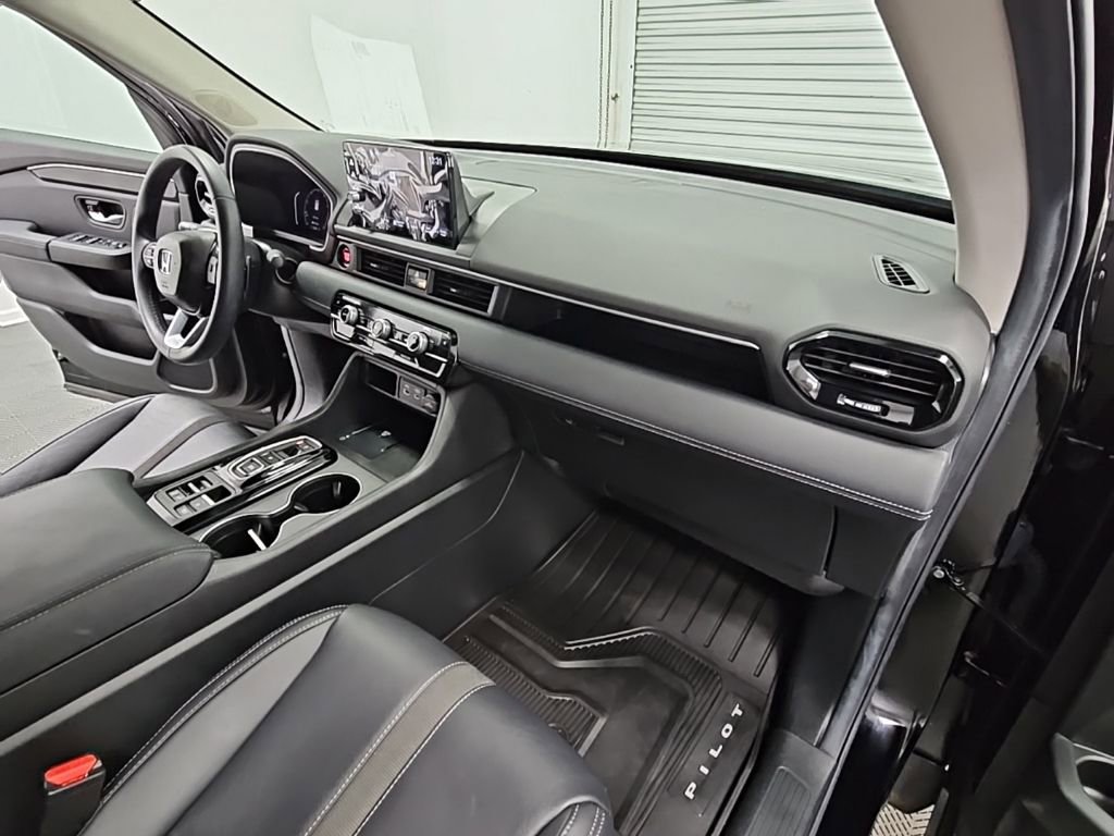 Used 2025 Honda Pilot EX-L image 39