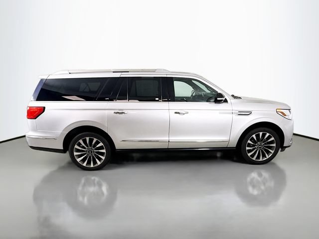 Used 2018 Lincoln Navigator L Select RWD image 9