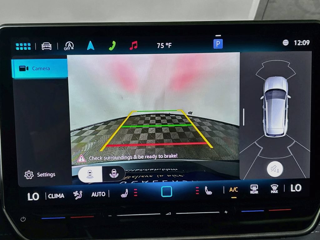 Certified 2025 Volkswagen Tiguan SE AWD/4WD image 17