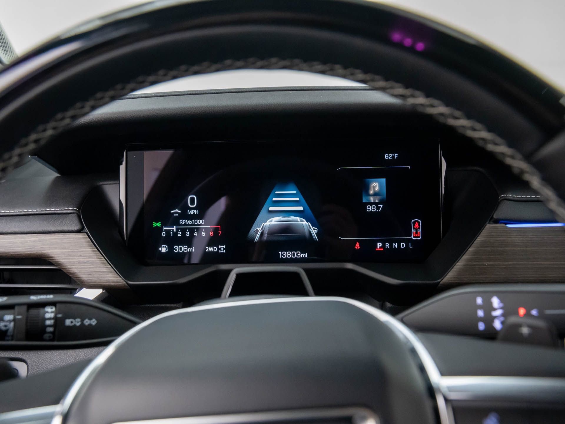 Used 2025 GMC Acadia Denali w/ Super Cruise Package image 23