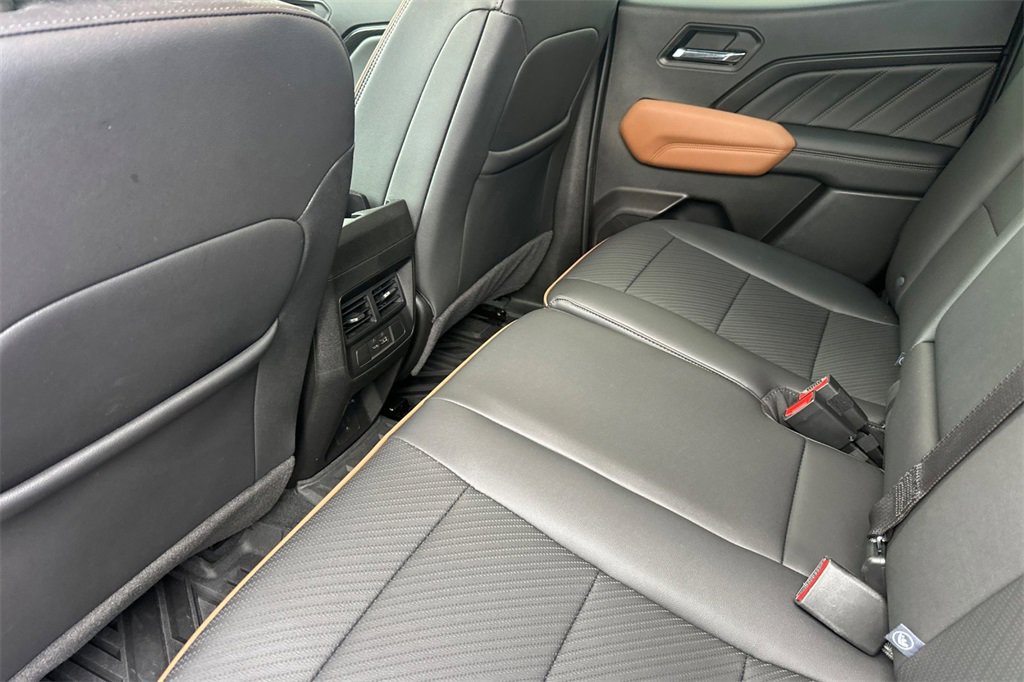 Used 2024 GMC Canyon AT4 w/ AT4 Premium Package image 13