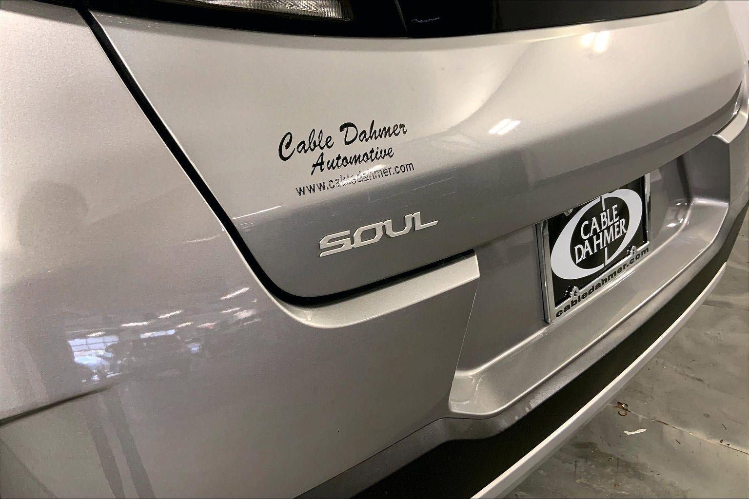 Certified 2025 Kia Soul LX FWD image 8